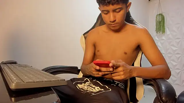 Snapshot of Alluringangel23 chatting on 9, 1, 2026 Alluringangel23 online show from 9, 1, 2026