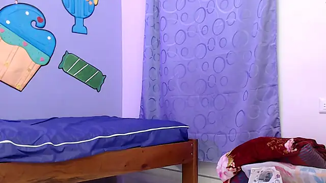 Snapshot of skinnysexzara18 chatting on 1, 2, 2026 skinnysexzara18 online show from 1, 2, 2026