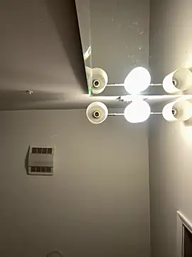 xouniq online show from 4, 3, 2026