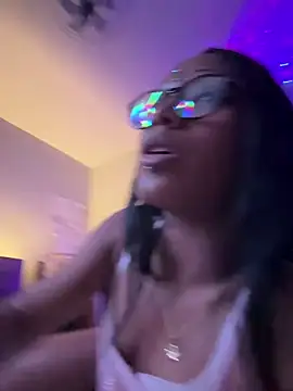 xouniq online show from 18, 3, 2026