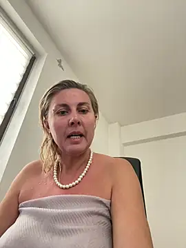 Snapshot of Amelia9798 chatting on 10, 1, 2026 Amelia9798 online show from 10, 1, 2026