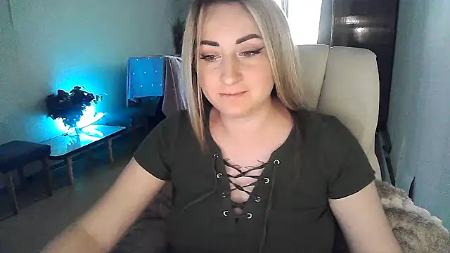 Snapshot of FoxyAnn12 chatting on 5, 5, 2026 FoxyAnn12 online show from 5, 5, 2026