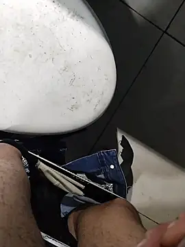 Snapshot of AlejandreBy chatting on 9, 4, 2026 AlejandreBy online show from 9, 4, 2026