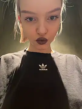 Snapshot of AshleyMur chatting on 3, 2, 2026 AshleyMur online show from 3, 2, 2026