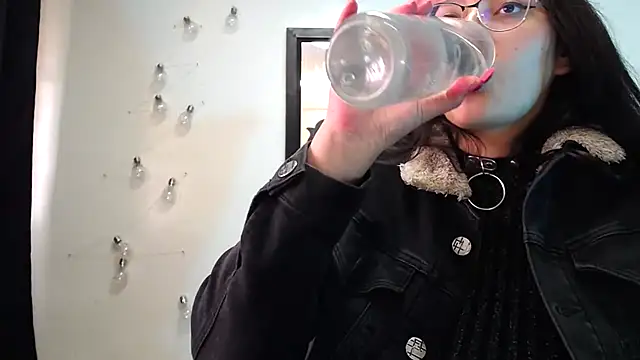 abril onnel online show from 23, 1, 2025