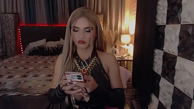 QueenNathaliaTS online show from 18, 1, 2026