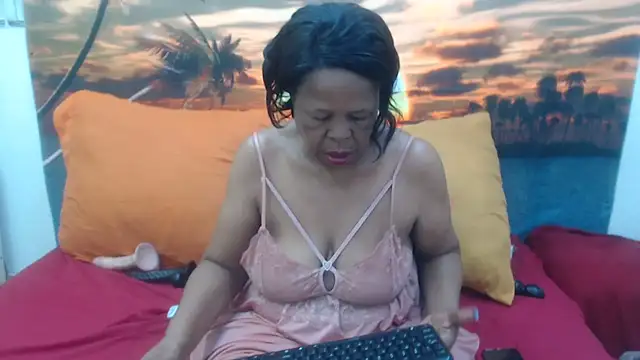 Snapshot of SEXY_MATURExx chatting on 23, 4, 2026 SEXY MATURExx online show from 23, 4, 2026