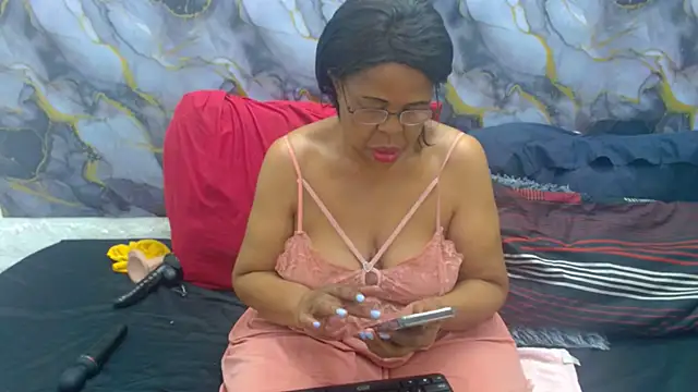Snapshot of SEXY_MATURExx chatting on 6, 5, 2026 SEXY MATURExx online show from 6, 5, 2026