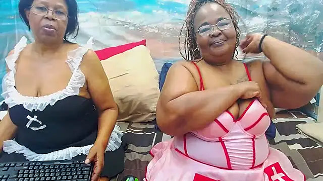 Snapshot of SEXY_MATURExx chatting on 11, 6, 2026 SEXY MATURExx online show from 11, 6, 2026