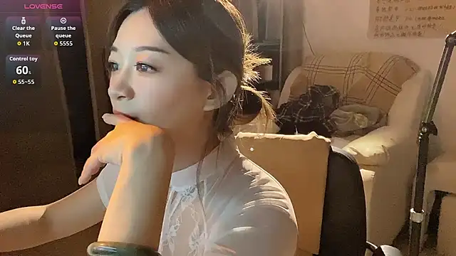 Snapshot of Xiaojuzi- chatting on 26, 4, 2026 Xiaojuzi- online show from 26, 4, 2026