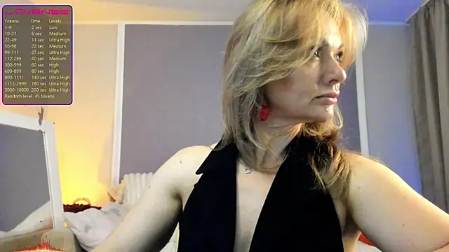 Snapshot of Monika-peach chatting on 2, 6, 2026 Monika-peach online show from 2, 6, 2026
