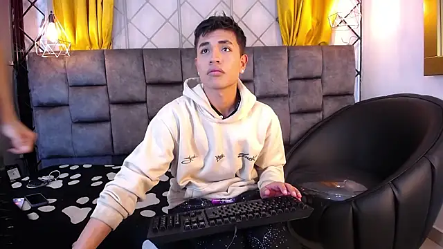 Maik Russo online show from 3, 2, 2026