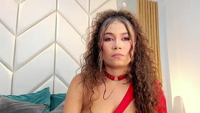 Snapshot of CamilaCastillo chatting on 17, 4, 2026 CamilaCastillo online show from 17, 4, 2026