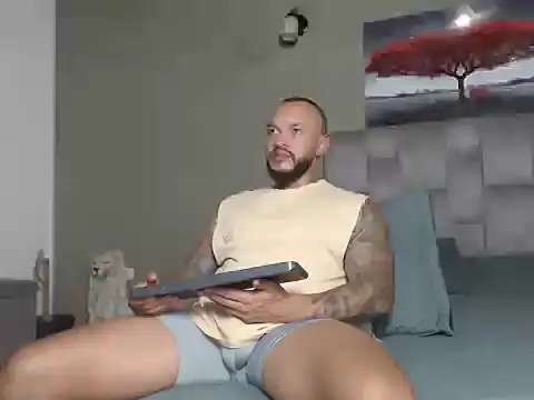 Snapshot of LeonGolds chatting on 18, 2, 2026 LeonGolds online show from 18, 2, 2026