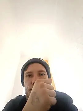 Snapshot of Andreas2335 chatting on 7, 1, 2026 Andreas2335 online show from 7, 1, 2026