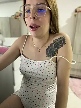 Snapshot of NatalyPinky chatting on 13, 5, 2026 NatalyPinky online show from 13, 5, 2026
