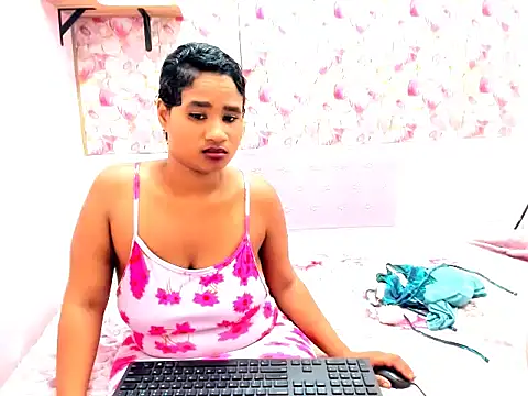 ebonyskylar694u online show from 13, 1, 2026