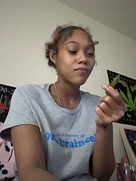 Snapshot of Tamiii420 chatting on 19, 4, 2026 Tamiii420 online show from 19, 4, 2026