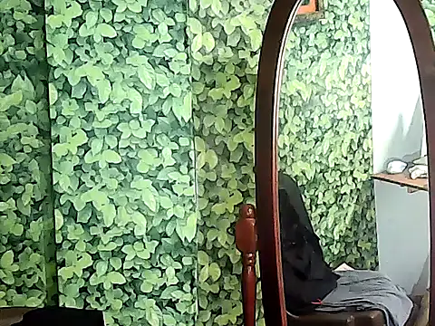 Snapshot of Simplewild21 chatting on 27, 4, 2026 Simplewild21 online show from 27, 4, 2026