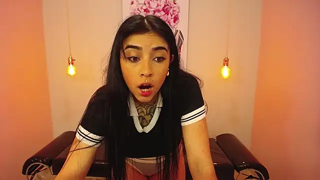Snapshot of Adri_gomez_x chatting on 25, 4, 2026 Adri gomez x online show from 25, 4, 2026