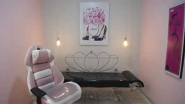 Snapshot of Adri_gomez_x chatting on 4, 5, 2026 Adri gomez x online show from 4, 5, 2026