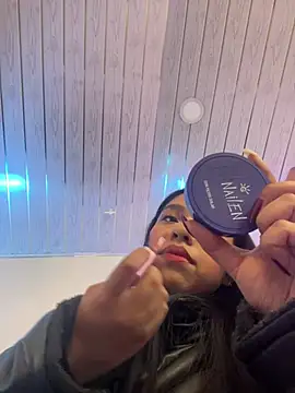 Snapshot of DulceRouss_ chatting on 9, 4, 2026 DulceRouss online show from 9, 4, 2026