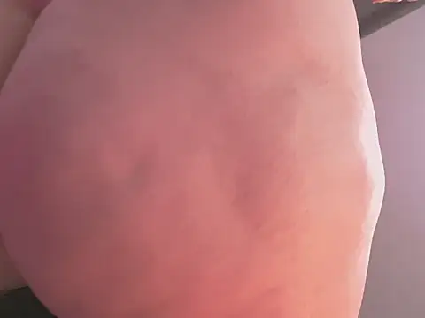 Snapshot of Valery_Belmort chatting on 4, 2, 2026 Valery Belmort online show from 4, 2, 2026