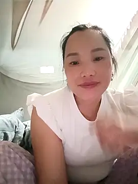 Snapshot of yu--yo chatting on 1, 4, 2026 yu--yo online show from 1, 4, 2026