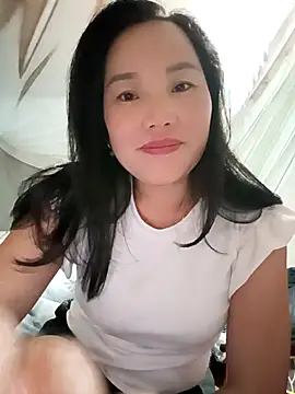 Snapshot of yu--yo chatting on 2, 4, 2026 yu--yo online show from 2, 4, 2026