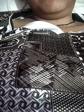 Nilam cute online show from 8, 5, 2026