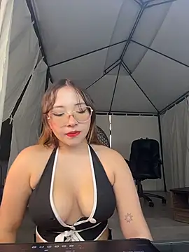 Snapshot of AliciaWhite_nt chatting on 11, 6, 2026 AliciaWhite nt online show from 11, 6, 2026
