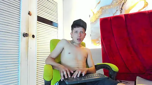 ESTEBAN 2102 online show from 10, 1, 2026