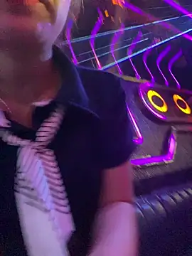 Angela loveee online show from 17, 4, 2026