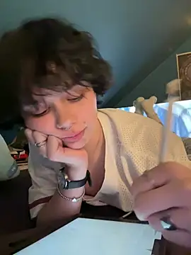 Snapshot of quwuinnie333 chatting on 8, 1, 2026 quwuinnie333 online show from 8, 1, 2026