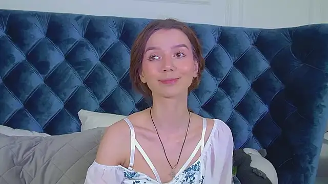 Snapshot of VanessaVienne chatting on 20, 4, 2026 VanessaVienne online show from 20, 4, 2026