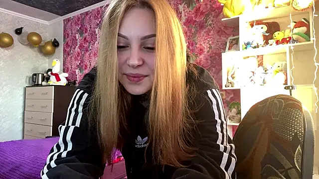 Snapshot of TraciBallena chatting on 10, 2, 2026 TraciBallena online show from 10, 2, 2026