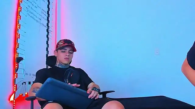 Snapshot of Thomas-Wil chatting on 7, 2, 2026 Thomas-Wil online show from 7, 2, 2026