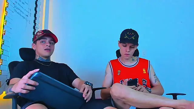 Snapshot of Thomas-Wil chatting on 10, 2, 2026 Thomas-Wil online show from 10, 2, 2026