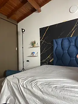 uncontrolled fire online show from 28, 3, 2026