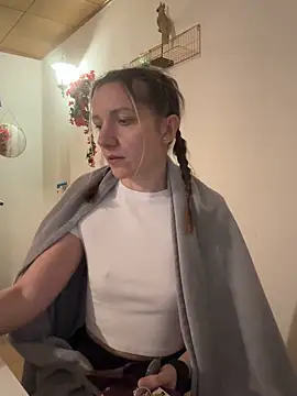 Snapshot of Marina_und_Jayden chatting on 5, 2, 2026 Marina und Jayden online show from 5, 2, 2026