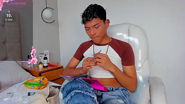 twink royale18 online show from 20, 2, 2026