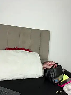 LeslyCooper1 online show from 11, 2, 2026