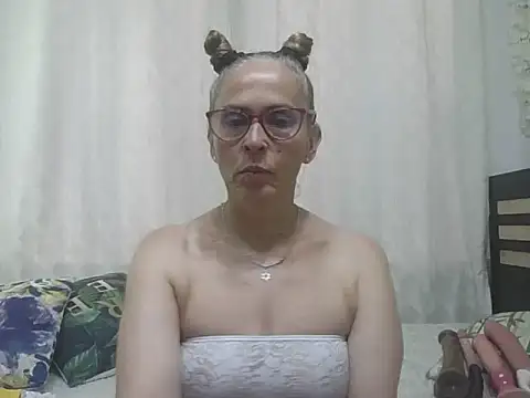 Snapshot of ZAMY1 chatting on 18, 4, 2026 ZAMY1 online show from 18, 4, 2026