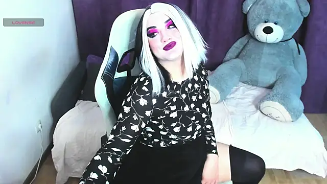 Snapshot of sexxx-queen chatting on 19, 5, 2026 sexxx-queen online show from 19, 5, 2026