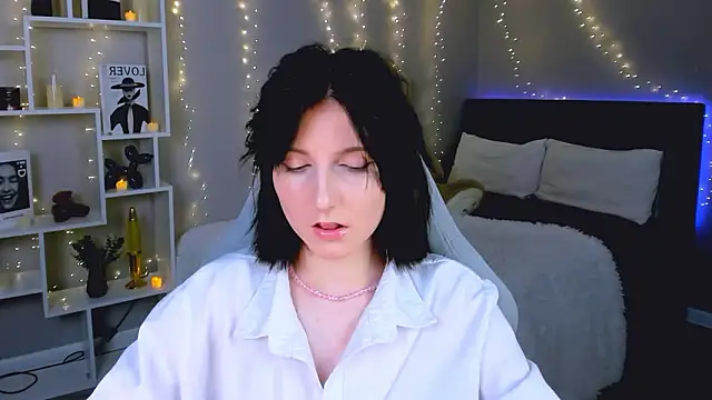 Snapshot of KikaOsterman chatting on 2, 2, 2026 KikaOsterman online show from 2, 2, 2026