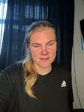 SexyBlondJoanna online show from 27, 2, 2026