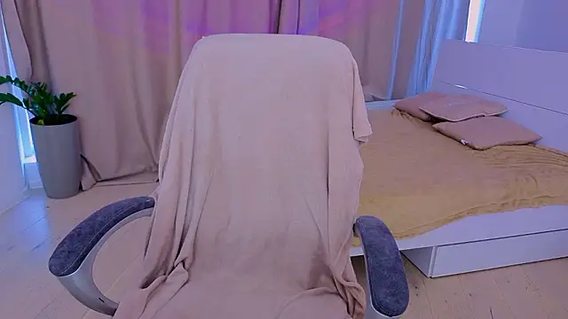 ApheliaStar online show from 18, 3, 2026