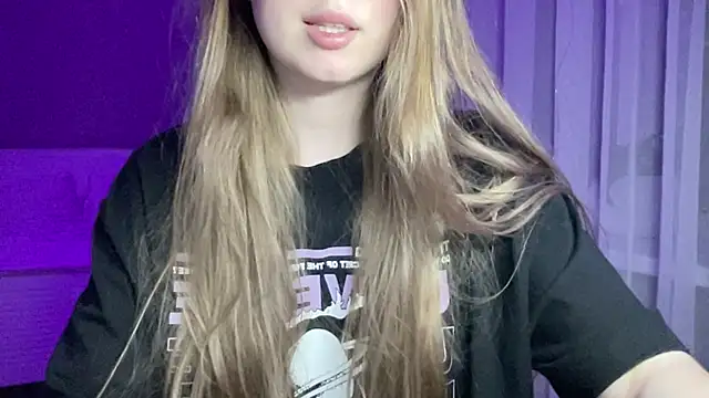 Snapshot of sofinovvak chatting on 7, 4, 2026 sofinovvak online show from 7, 4, 2026