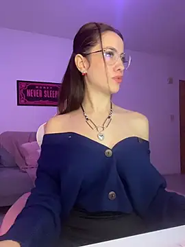 Snapshot of LolaSB chatting on 5, 5, 2026 LolaSB online show from 5, 5, 2026