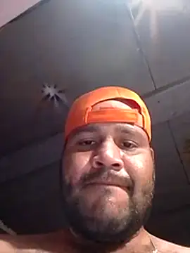 Snapshot of Guanatos13 chatting on 6, 2, 2026 Guanatos13 online show from 6, 2, 2026